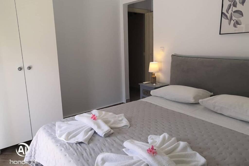 Villa Lefko'S House- Contemporary, Fully Renovated House Kassiopi Esterno foto