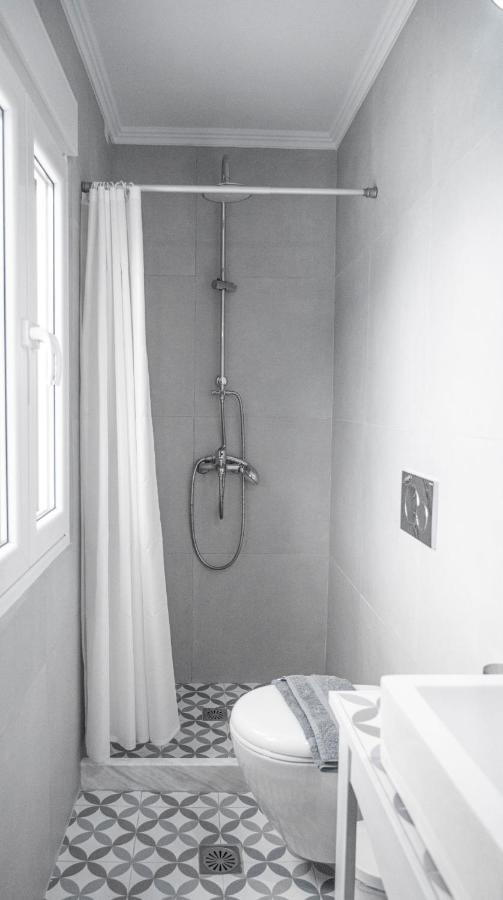 Villa Lefko'S House- Contemporary, Fully Renovated House Kassiopi Esterno foto