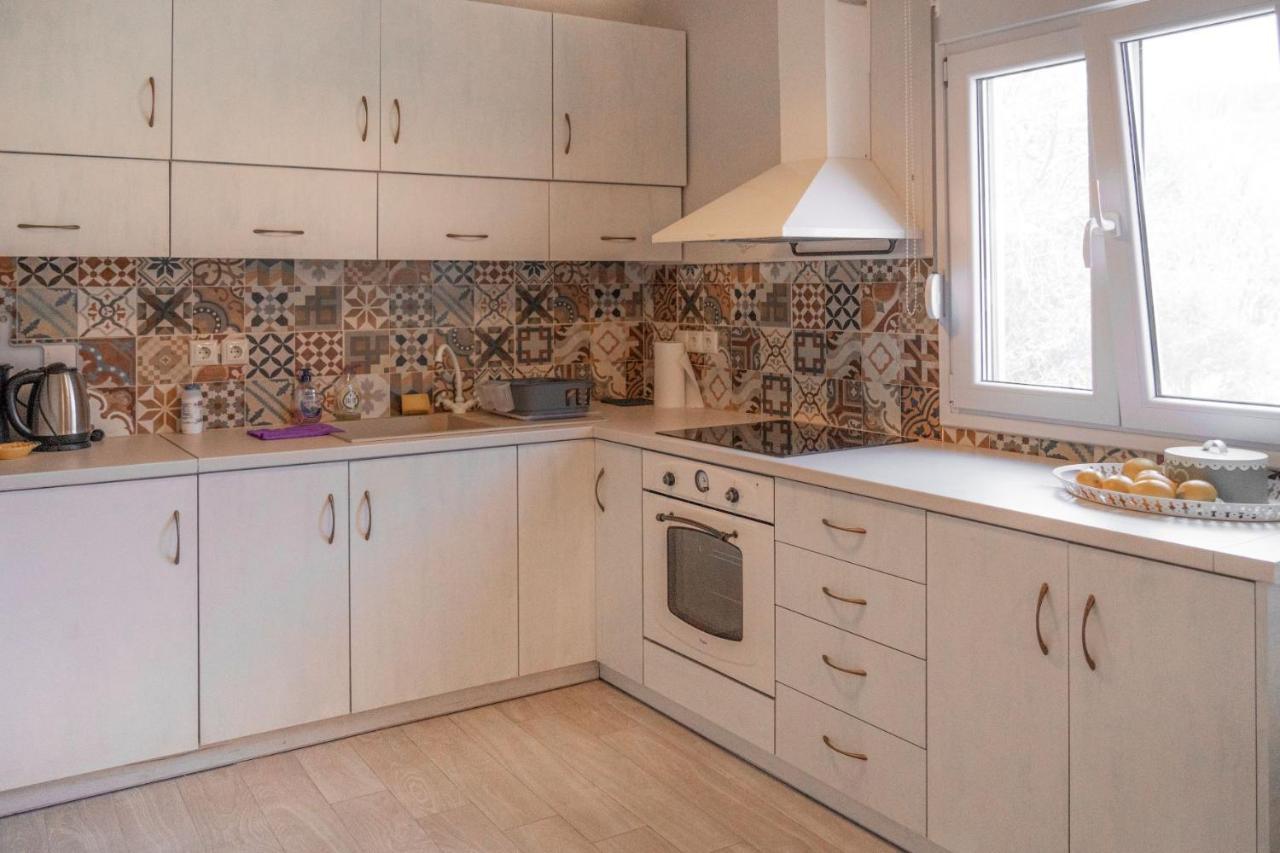 Villa Lefko'S House- Contemporary, Fully Renovated House Kassiopi Esterno foto
