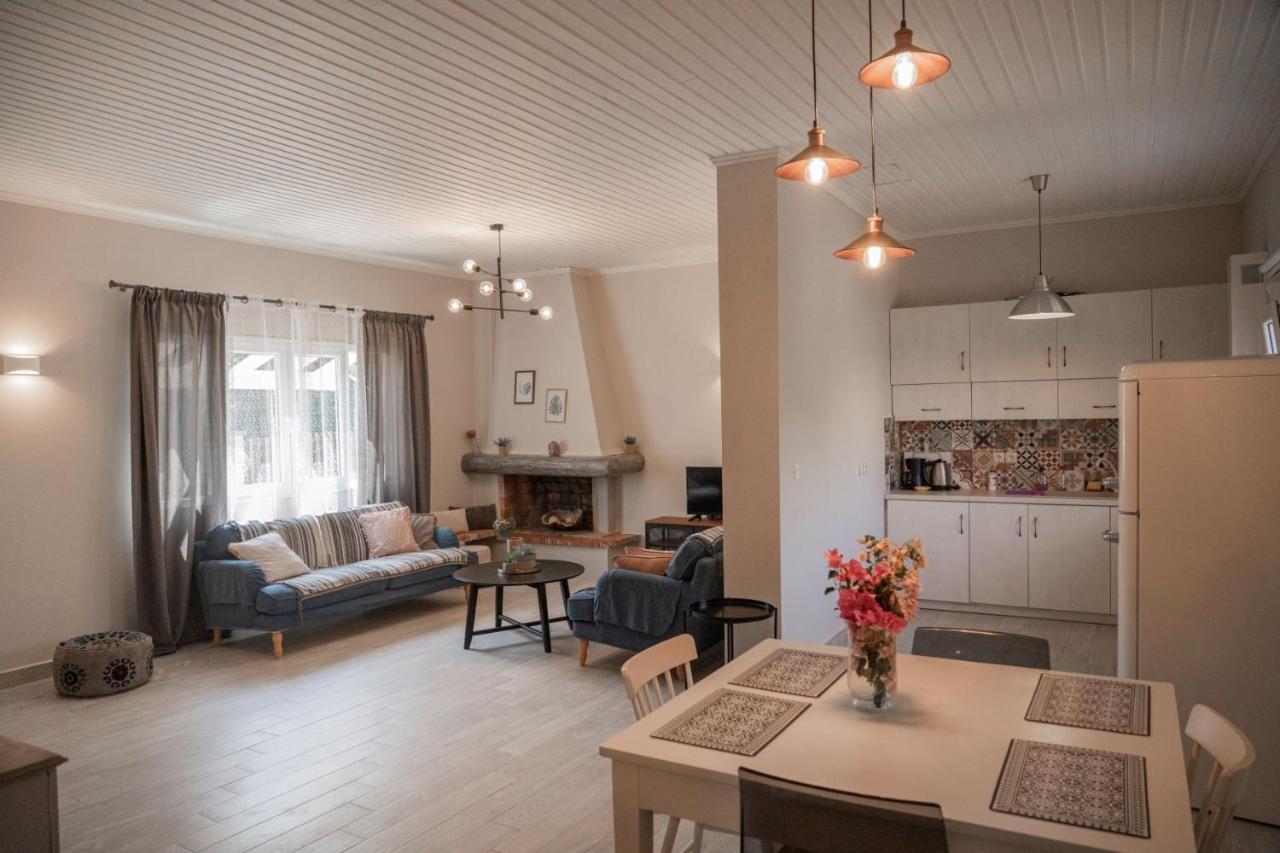 Villa Lefko'S House- Contemporary, Fully Renovated House Kassiopi Esterno foto